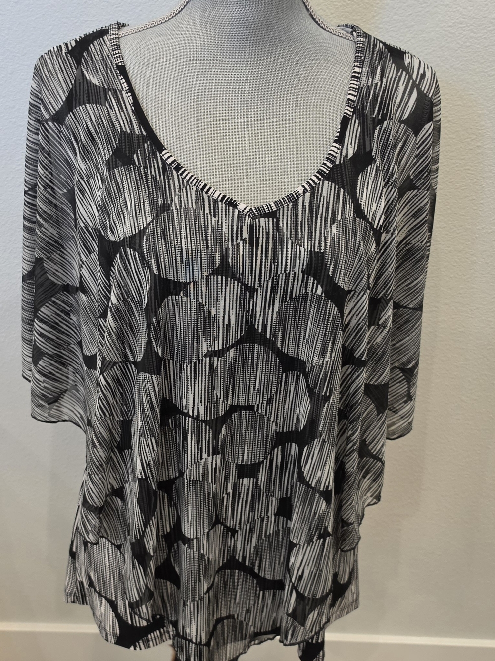 Susan Lawrence Black & White Scoop Neck Printed Tunic
